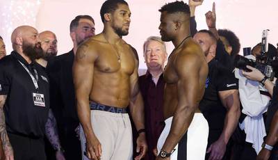 Joshua and Ngannou successfully weighed in before their fight (video)
