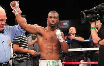 Russell Jr. will defend featherweight title at home