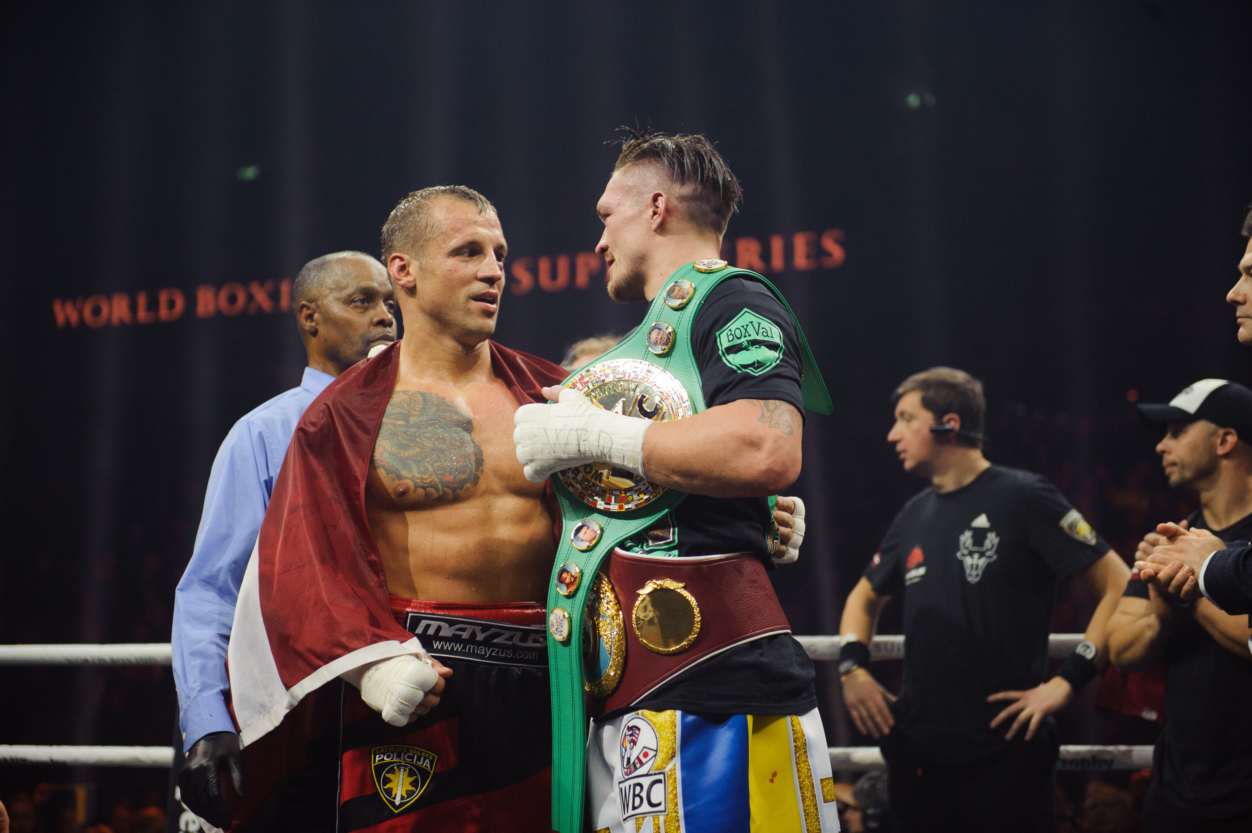 Photos: Usyk vs Briedis – RingSide24