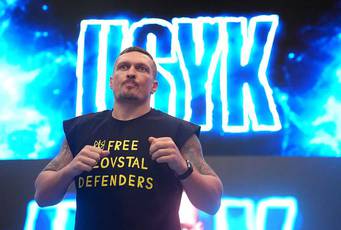 Atlas: "Usyk zal een manier vinden om Dubois te verslaan"