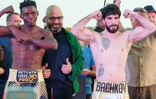 Hoe laat is Hovhannes Bachkov vs Xolisani Ndongeni vanavond? Ringwalks, schema, streaminglinks