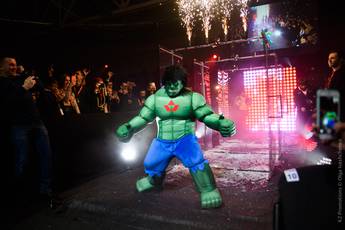 Denys Berinchyk walks in the ring as Hulk (photos + video)