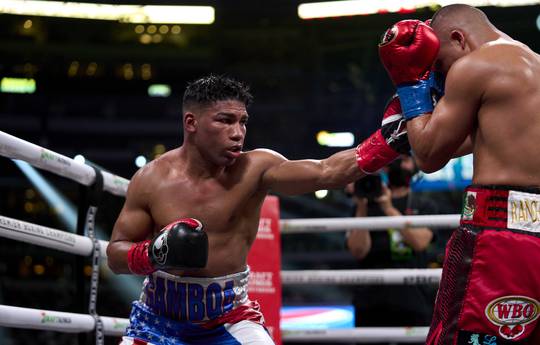 Гамбоа хоче повернутися, але вже в боях на голих кулаках