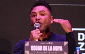 De La Hoya criticizes bloggers' boxing evening