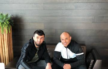Magomedsharipov signs with UFC