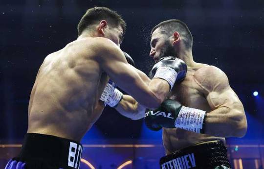 Arum s'exprime sur la revanche de Bivol contre Beterbiev