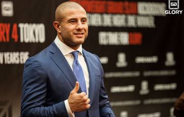 Известный кикбоксер Гохан Саки подписал контракт с UFC