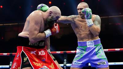 Lewis comentó el resultado de la revancha entre Usyk y Fury