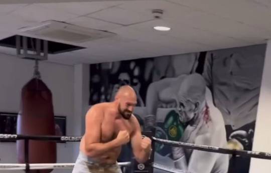 Tyson Fury demostró cómo hacer sparring con "Oleksandr Usyk" (vídeo)