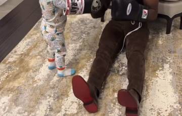 Mayweather bringt seinem 1-jährigen Enkel das Boxen bei