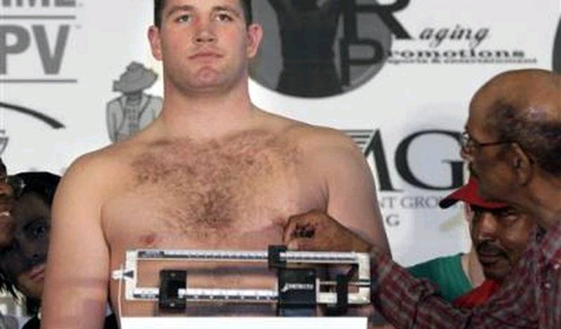 Кевин МакБрайд показал на весах 122.9 кг