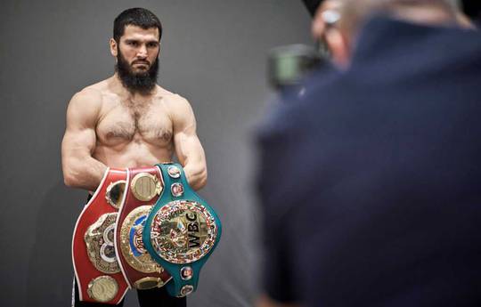 Hearn nennt den einzigen Kämpfer, der Beterbiev schlagen kann