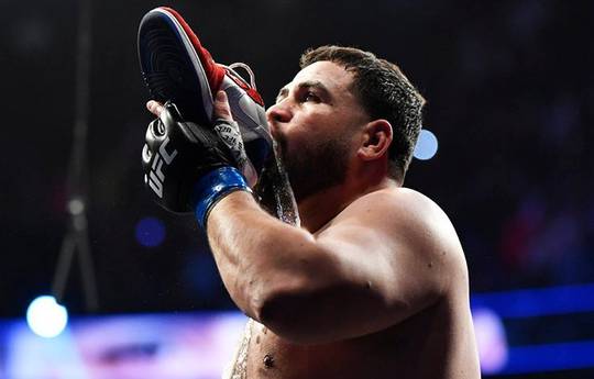 Tuivasa is delighted with Moscow: he drank tea in a strip club