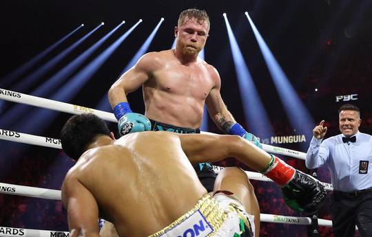 Legendary Promoter Names Unexpected Fighter to Dethrone Canelo: "He's Got the Style"