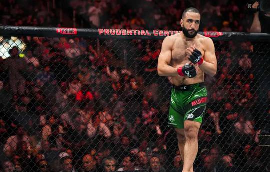 Muhammad a fait une promesse surprise pour son combat contre Della Maddalena