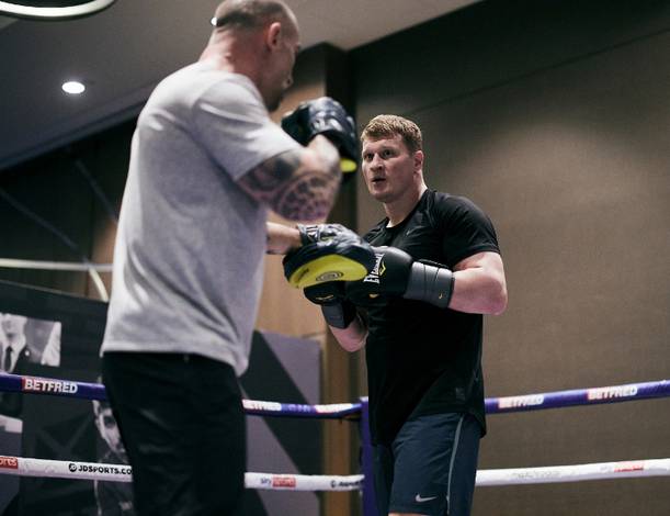Whyte and Povetkin hold an open training session