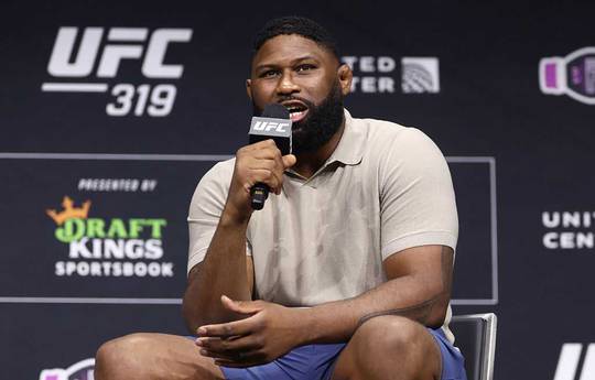 Blaydes reacted to rumors about Pereira moving to heavyweight