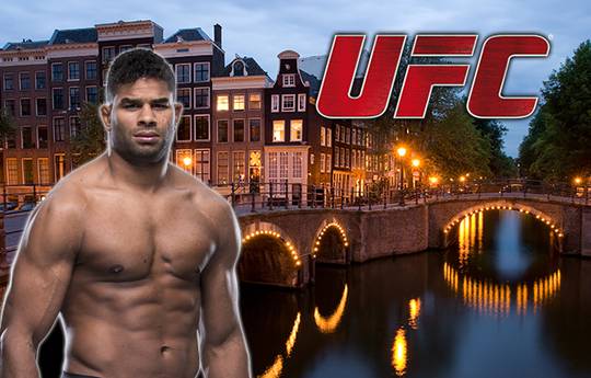 Турнир UFC 14 сентября: Амстердам или Ванкувер?