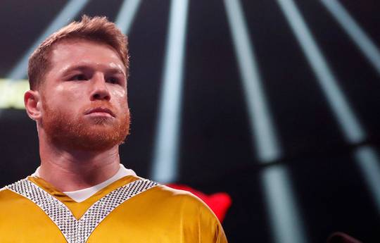 Saul Alvarez threatens Lionel Messi