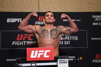 Thompson and Pettis make weight (video)