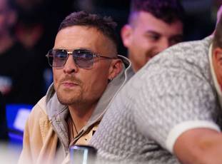 Usyk: "Sommige fans gaan met me op de foto en laten dan faqs zien".