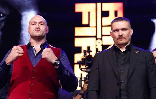 Khan predicts a confident victory for Fury in the fight with Usyk