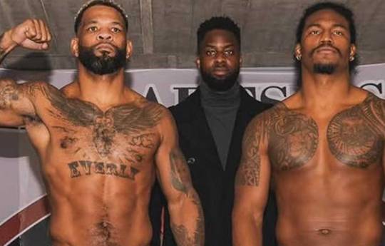What time is Mike Perez vs Israel Duffus tonight? Ringwalks, schedule, streaming links