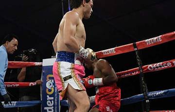 Chavez Jr. returns after a 2-year layoff