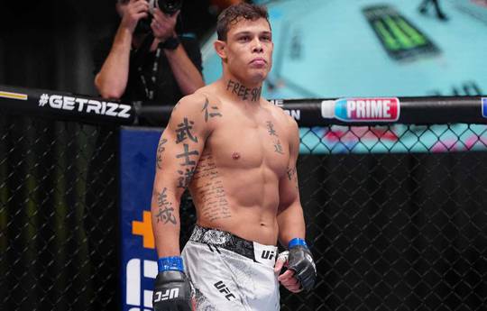 Борральо кинув виклик Дю Плесси: «Хочу нокаутувати його»