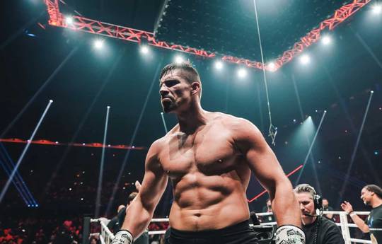 Verhoeven on the details of the negotiations for the fight with Usyk: "My reputation convinced them to put the title on the line"