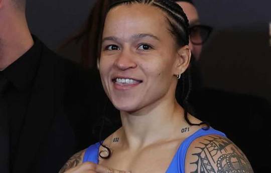 What time is Beatriz Ferreira vs Licia Boudersa tonight? Ringwalks, schedule, streaming links