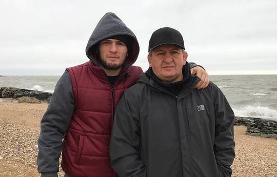 А. Нурмагомедов: «Давайте Хабибу любого – с 4 ноября он готов драться»