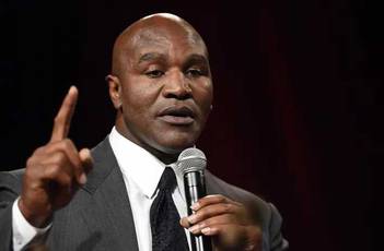 Holyfield reageerde op de afzegging van het gevecht tussen Usyk en Fury