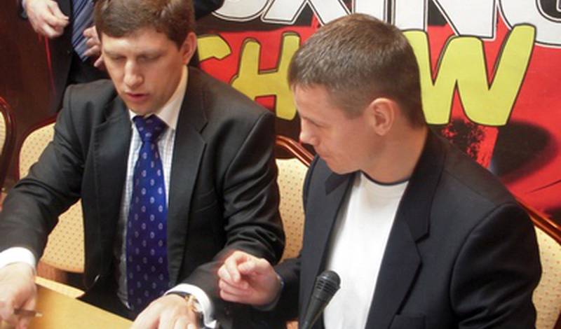 Вадим Бухкалов и Юрий Нужненко на пресс-конференции в Донецке