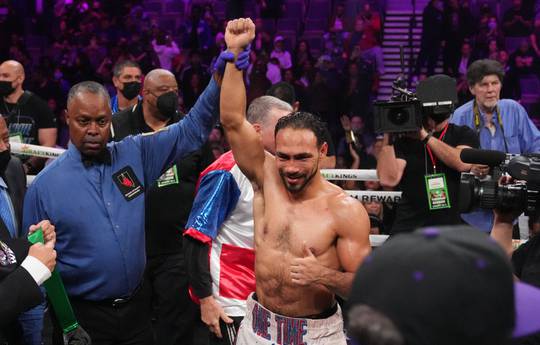 Keith Thurman Calls Out Terence Crawford