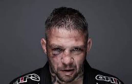 Former UFC fighter: I lost my sight on my left eye because of fighting