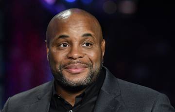 Cormier Reveals Who Should Be Sterling's Next Opponent