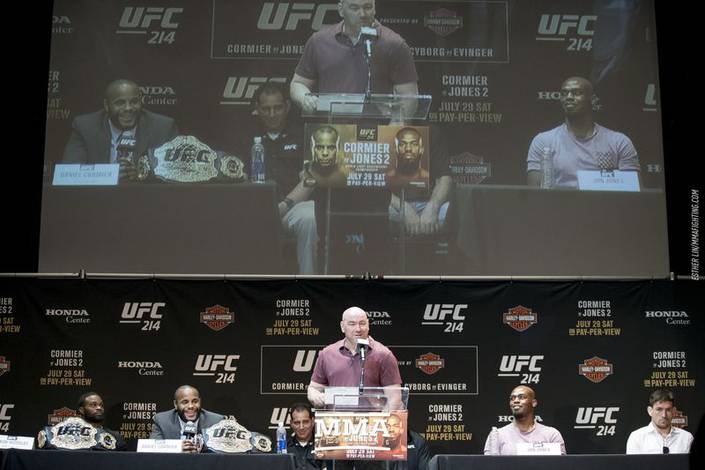 Пресс-конференция к турниру UFC 214 в фотографиях