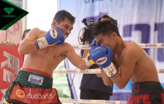 Wanheng Menayothin beat the record of Floyd Mayweather
