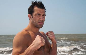 Rockhold wants to fight Bisping in light heavyweight division