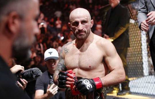 L'équipe Volkanovski n'a pas confirmé les négociations pour le combat contre Lopez.