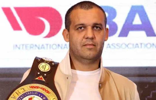 Усик назвав путініста Кремльова змією