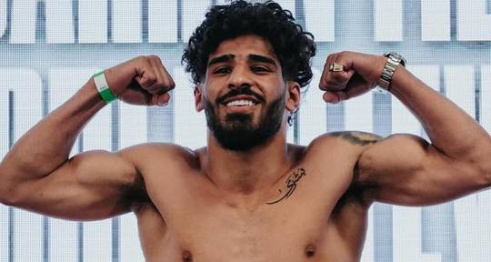 What time is Walid Muhsein vs Fox Townley tonight? Ringwalks, schedule, streaming links