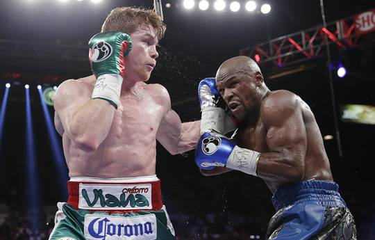 Mayweather on Alvarez: "Canelo is a good boxer, but there are others"