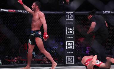 Mousasi figures MacDonald out (video)