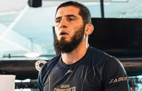 Cormier n'arrive toujours pas à prononcer le nom de famille de Makhachev.