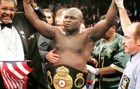 La légende de la boxe James Toney lâche une bombe de vérité sur l'héritage de Floyd Mayweather : "Il n'est même pas dans mon top 10".