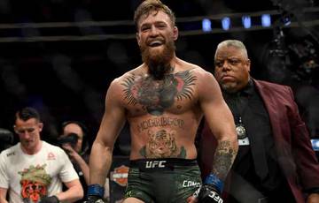 McGregor hield een trainingskamp met Kazachse worstelaars