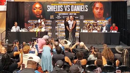 Wann ist Caroline Veyre gegen Licia Boudersa heute Abend? Ringwalks, Zeitplan, Streaming-Links