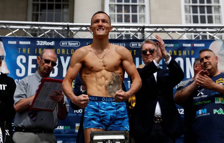Selby and Warrington make weight